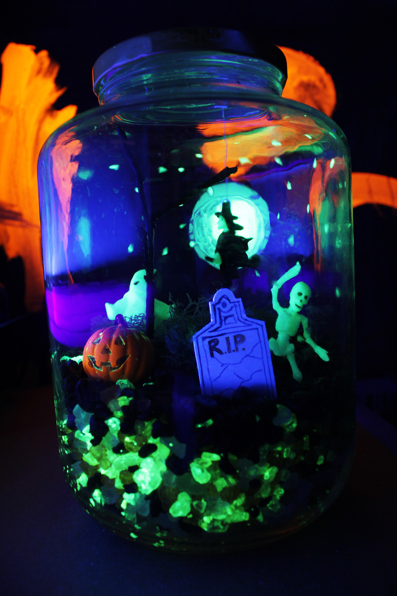 Halloween Crafts for Kids: Make a Glow-in-the-Dark Terror-arium