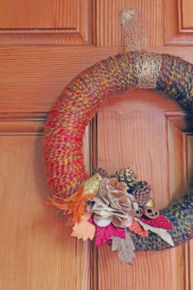 DIY Wreath: Fall Yarn Wreath Tutorial - Babble Dabble Do