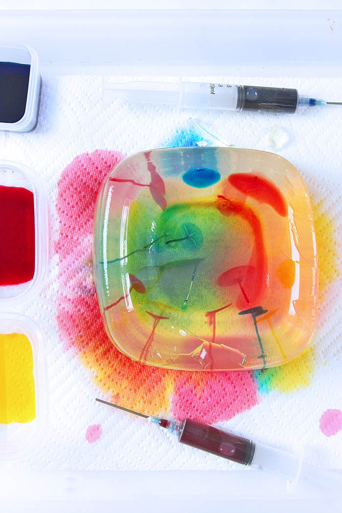 Weird and wonderful science and art activity for kids: Gelatin Streaking.