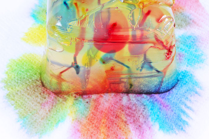 Weird and wonderful science and art activity for kids: Gelatin Streaking. 