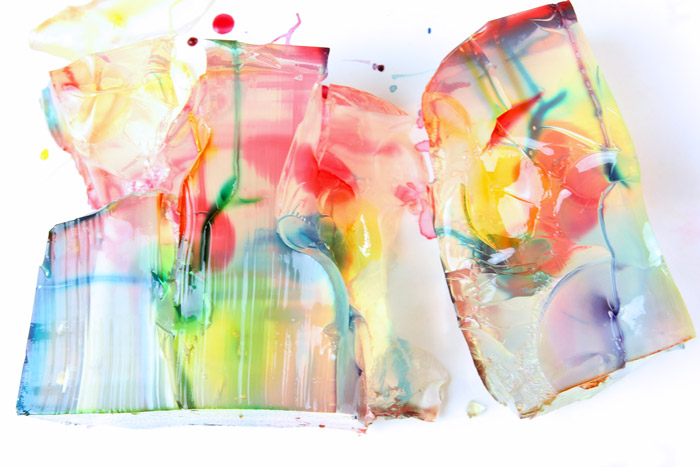 Weird and wonderful science and art activity for kids: Gelatin Streaking.