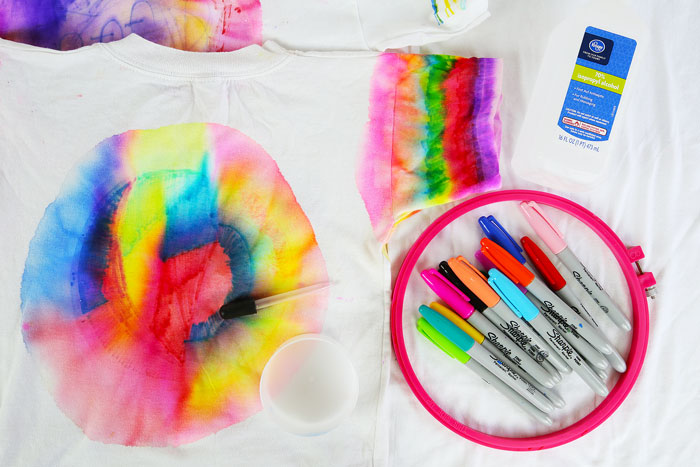 Learn how to make Sharpie Tie Dye T-Shirts and turn it into a color mixing experiment as well! 