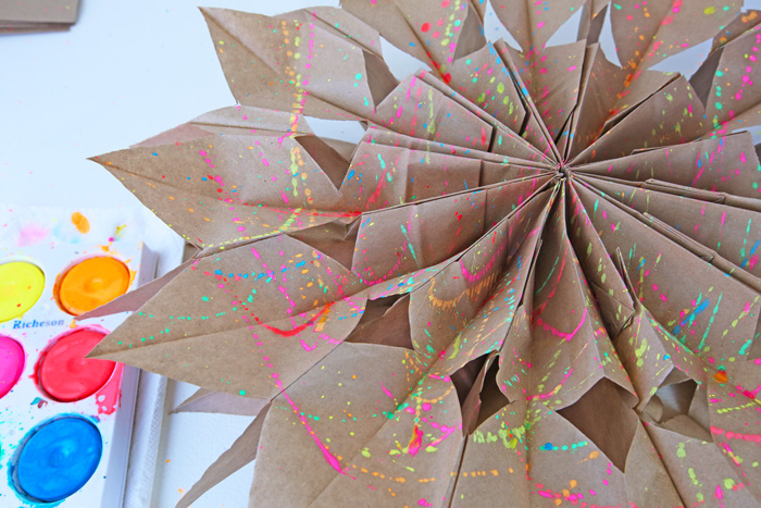 Learn how to make paper stars out of lunch bags. These can be made quickly and inexpensively! 