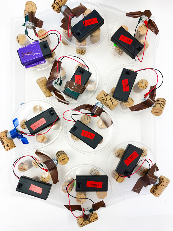 Learn how to make your own art bot in this easy electronics project for kids!