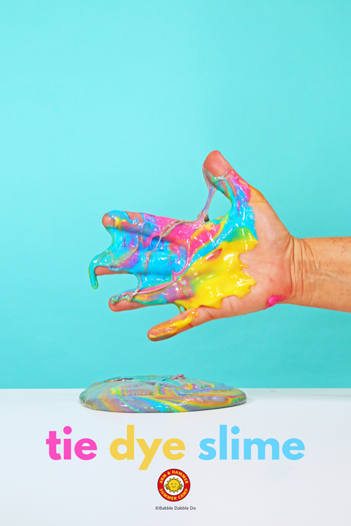 Learn how to make slime with baking soda and "tie dye" it for a colorful effect! 